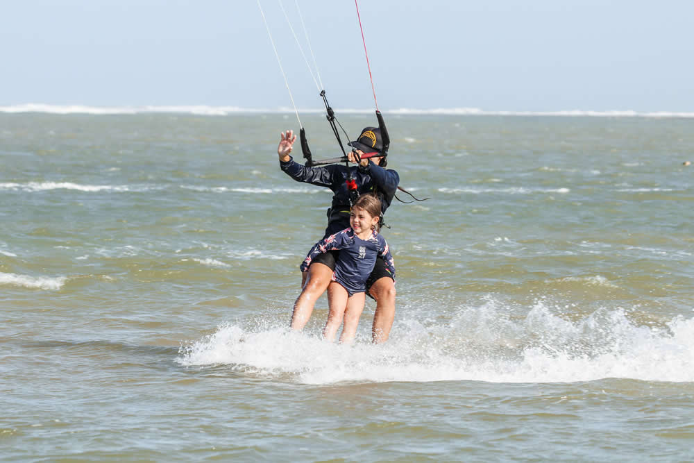 kids-surfing